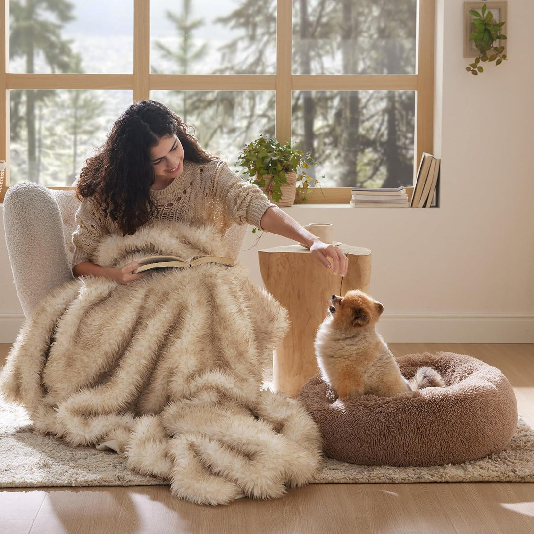 Solid Color Indoor Non-slip Round Fluffy Plush Pet Bed